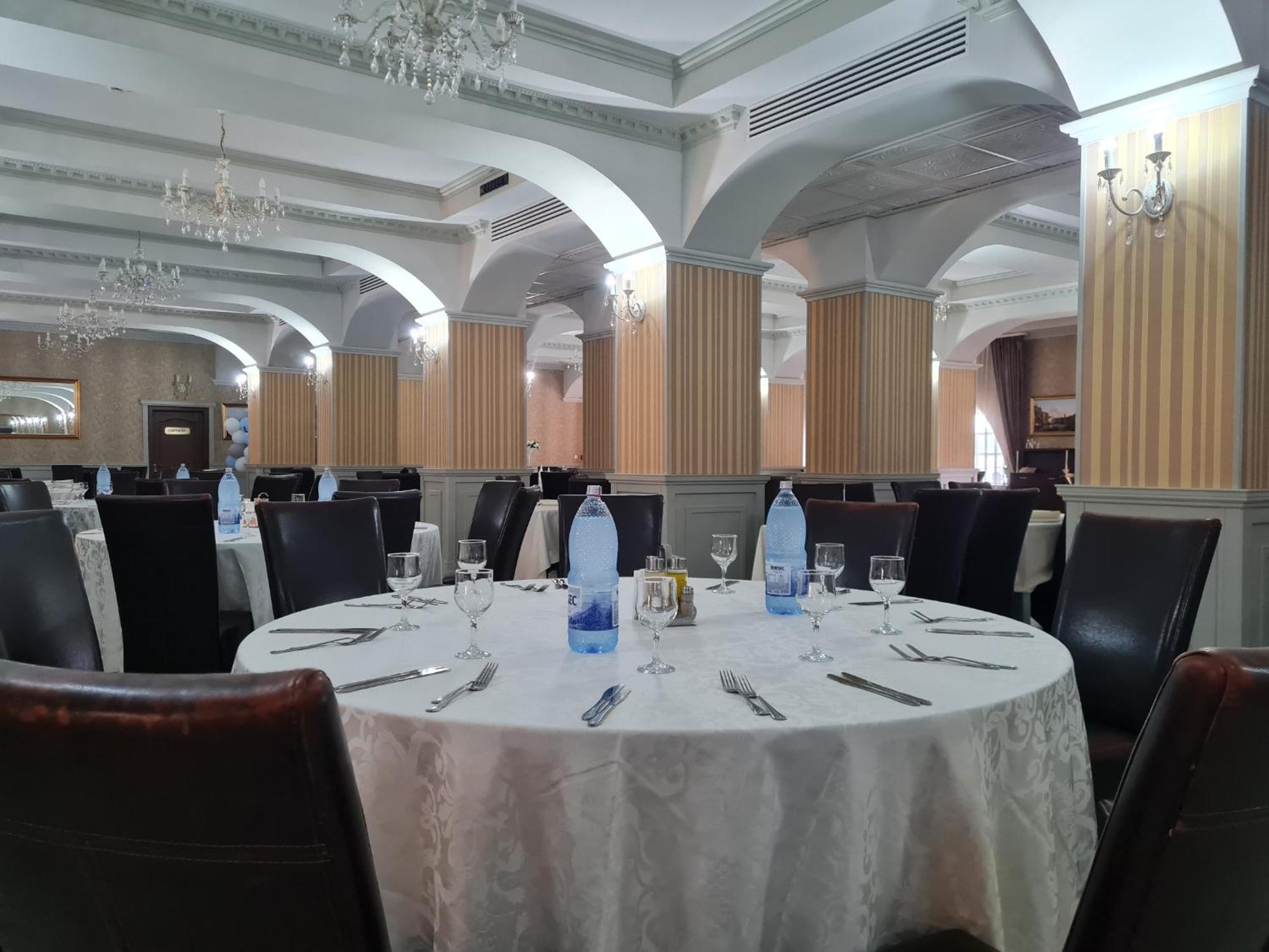 Hotel Valahia Търговище Екстериор снимка