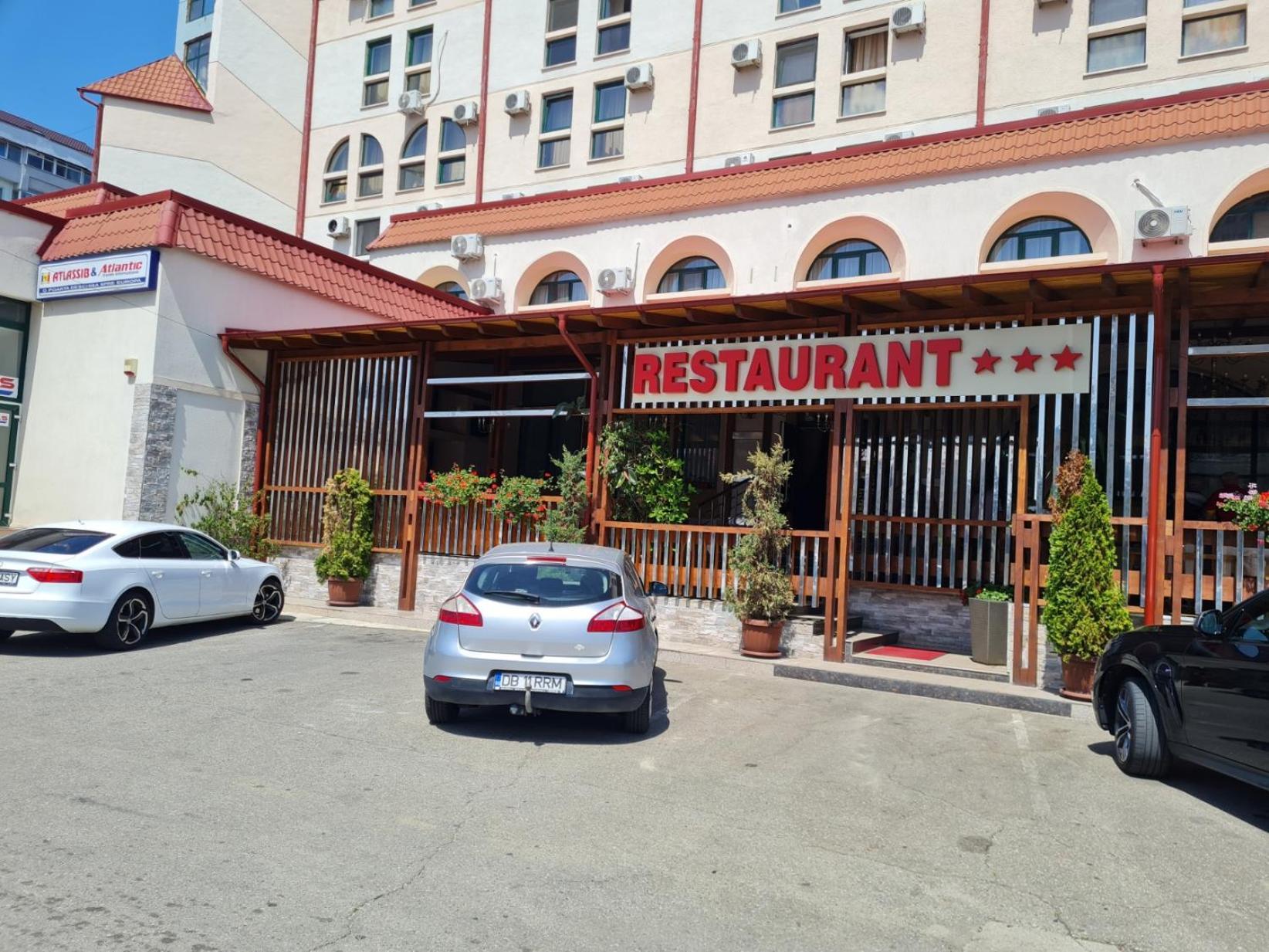 Hotel Valahia Търговище Екстериор снимка