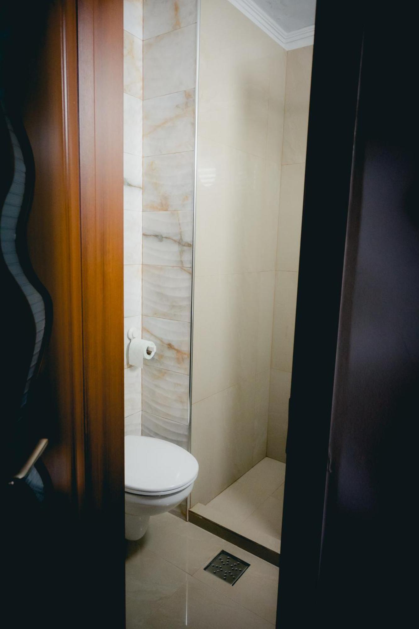 Hotel Valahia Търговище Екстериор снимка