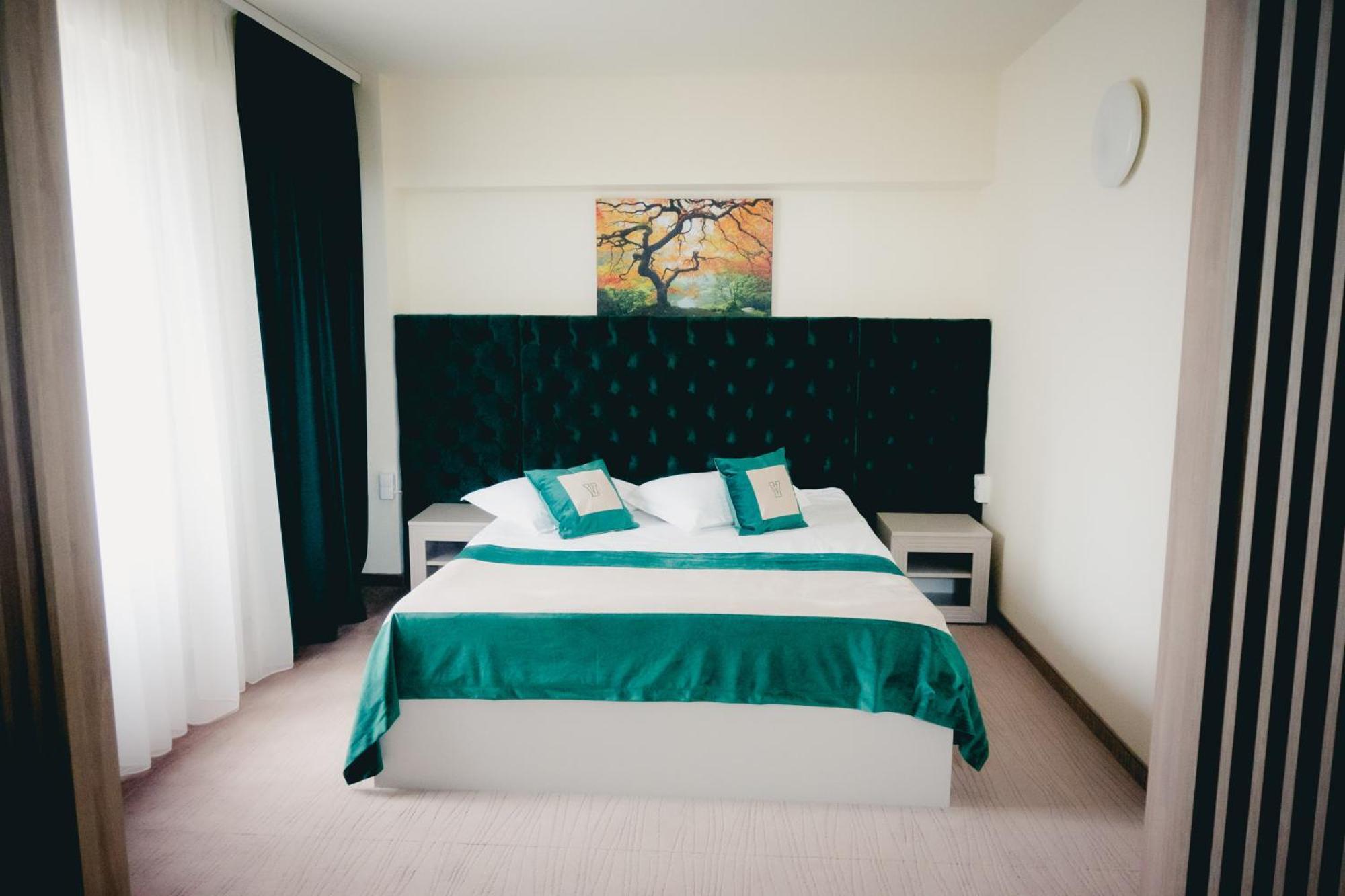 Hotel Valahia Търговище Екстериор снимка