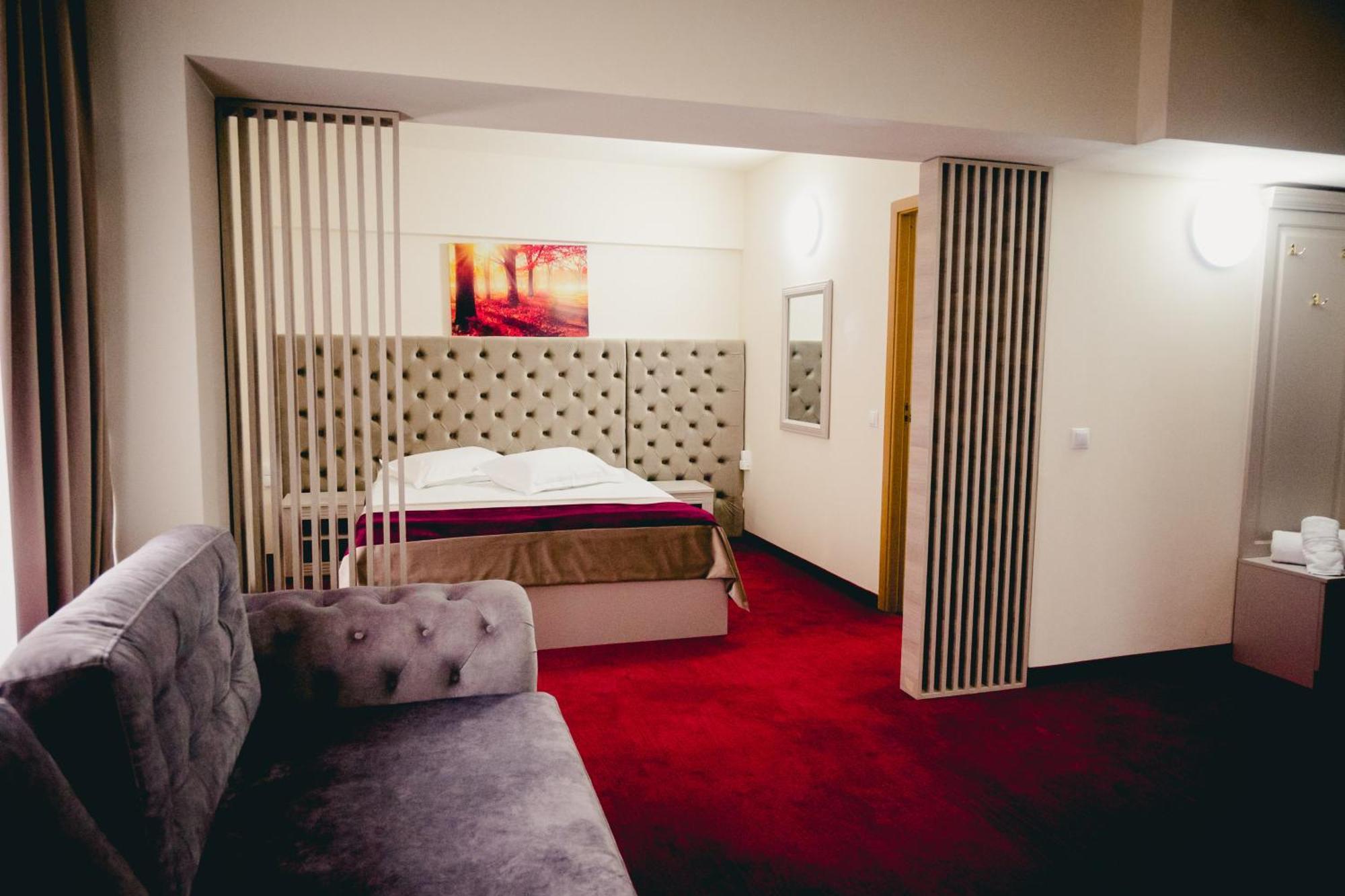 Hotel Valahia Търговище Екстериор снимка