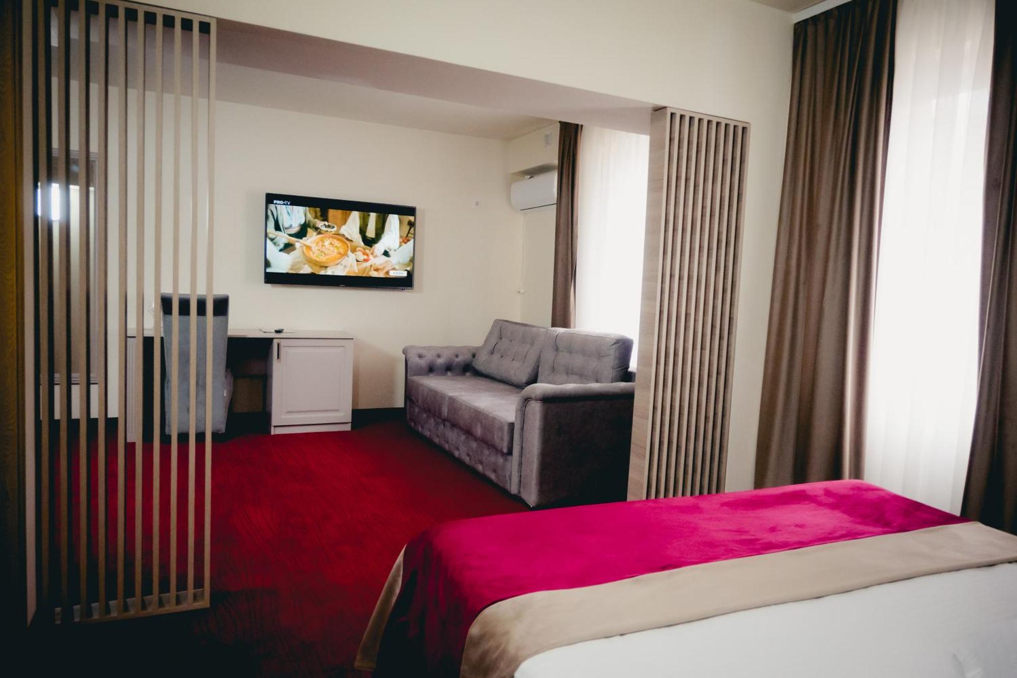 Hotel Valahia Търговище Екстериор снимка