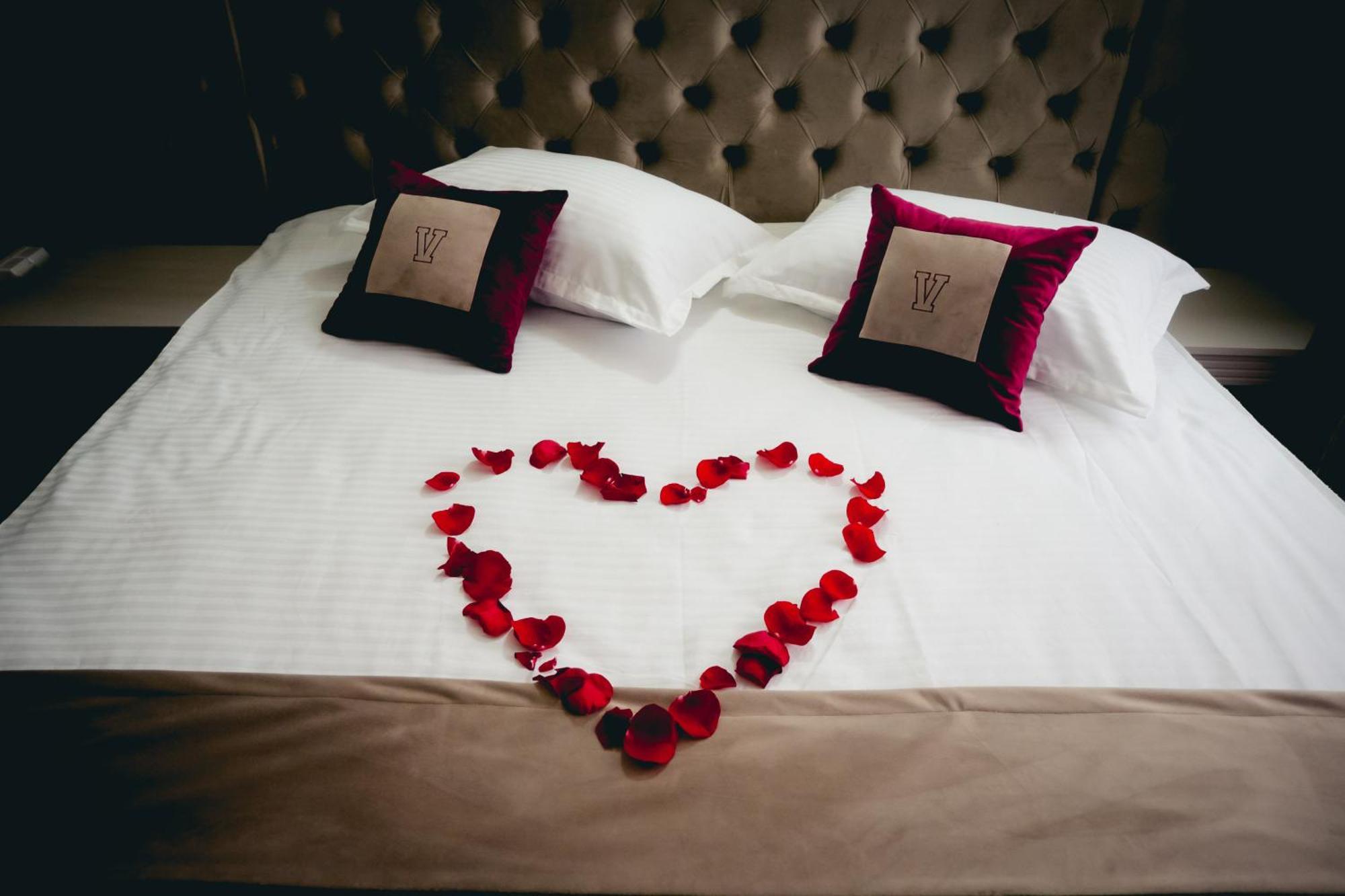 Hotel Valahia Търговище Екстериор снимка