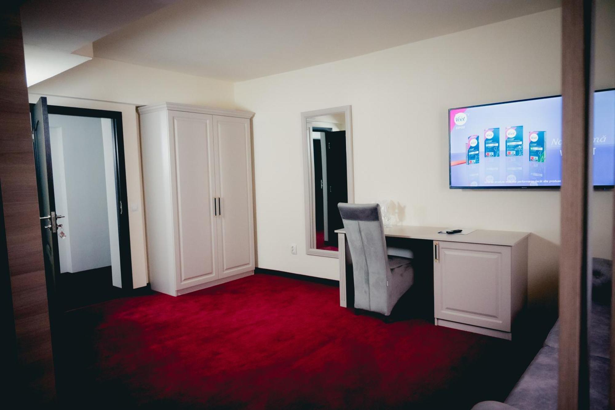 Hotel Valahia Търговище Екстериор снимка