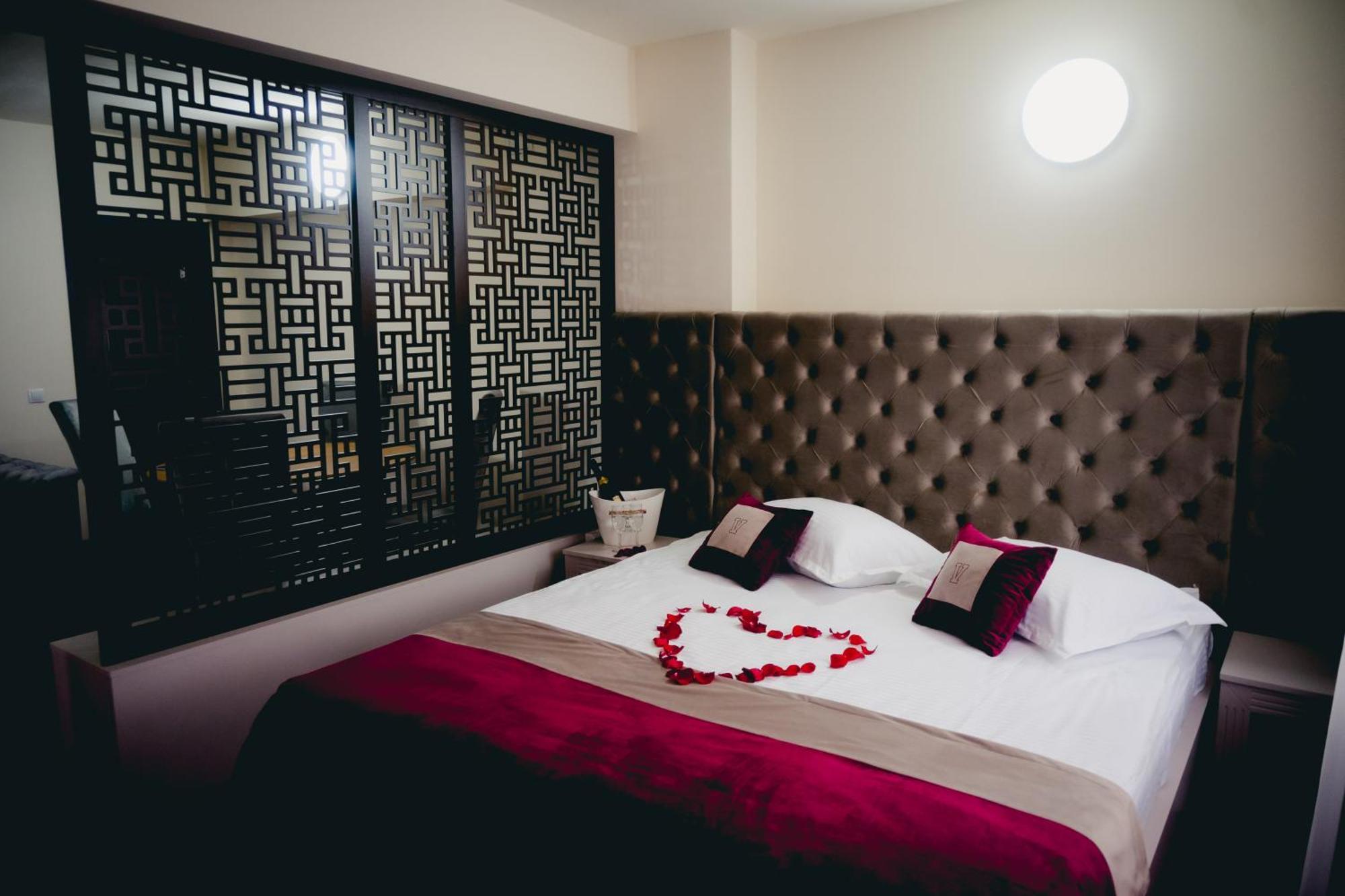 Hotel Valahia Търговище Екстериор снимка