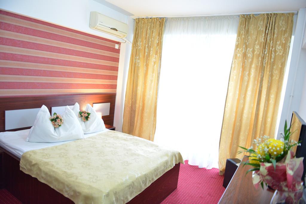 Hotel Valahia Търговище Екстериор снимка