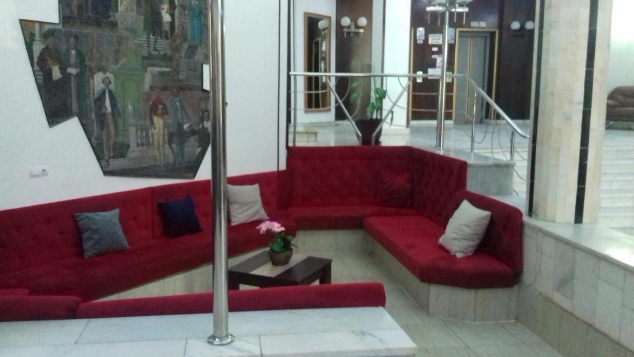 Hotel Valahia Търговище Екстериор снимка